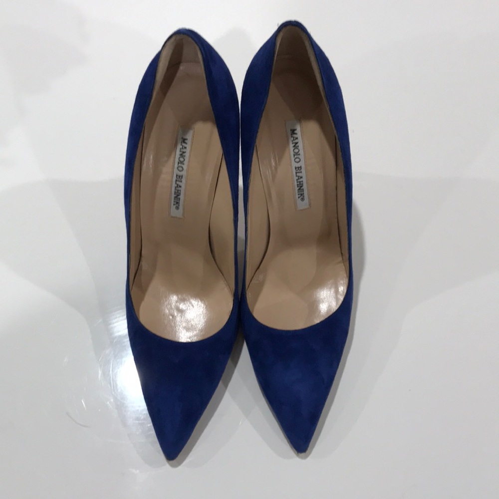 Manolo Blahnik “BB” Pointy Toe Pump - Picture 3 of 5